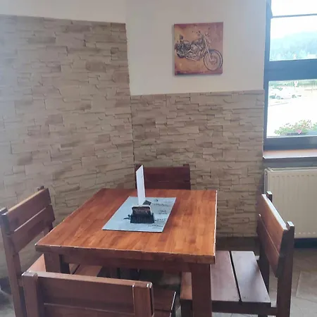 A Restaurace Na Salasi بيت ريفي *