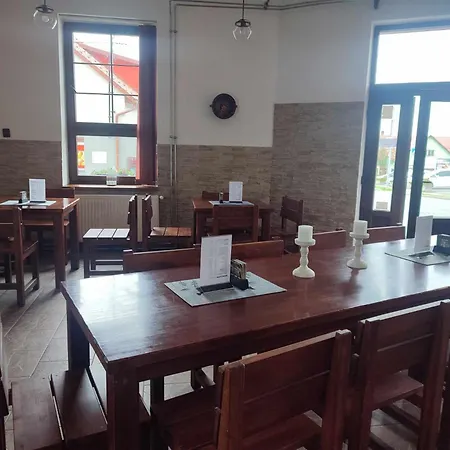 Πανδοχείο A Restaurace Na Salasi Hutisko
